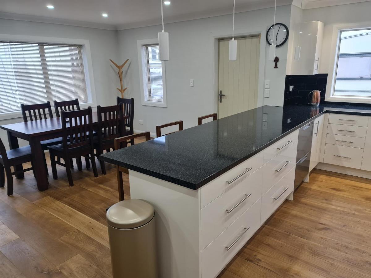 Brand New Home - Central Masterton Buitenkant foto